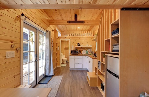 Lynnwood Apartamento | Modern Lynnwood Tiny House: 16 Mi to Seattle!