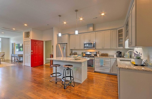 Waynesville Apartamento | ¡NUEVO! Calle principal moderna Apto en el centro de Waynesville!