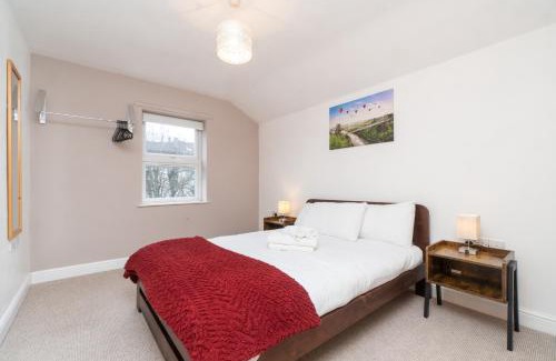 Brislington Apartamento | Modern Maisonette in Vibrant Bristol, Free Parking