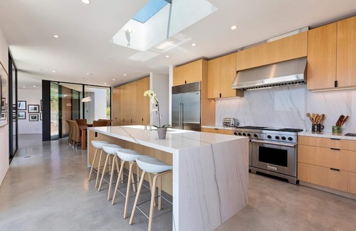Western Malibu Casa | Modern Malibu Home with Amazing Views, Salt Water Pool & Gourmet Kitchen