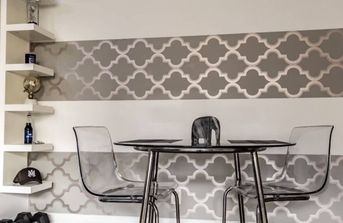Mott Haven Apartamento | Modern Manhattan Aparment with Electric Fire Place