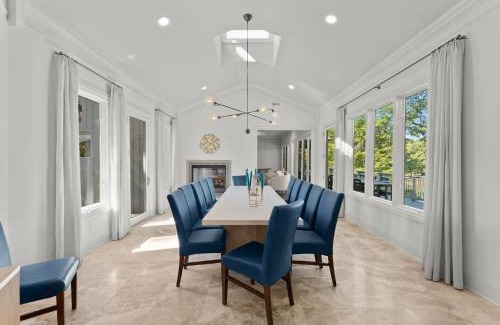 Denver Casa | Modern Masterpiece by AvantStay Waterfront Private Dock