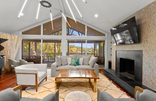 Denver Casa | Modern Masterpiece by AvantStay Waterfront Private Dock