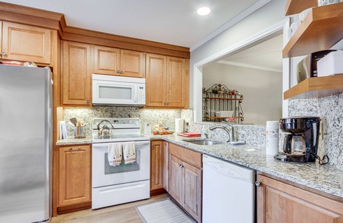 McCormick Casa | Modern McCormick Townhome on Lake Thurmond!