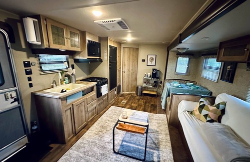 Buchanan Dam Casa | Modern-meets-boho getaway on Lake Buchanan - family & dog-friendly