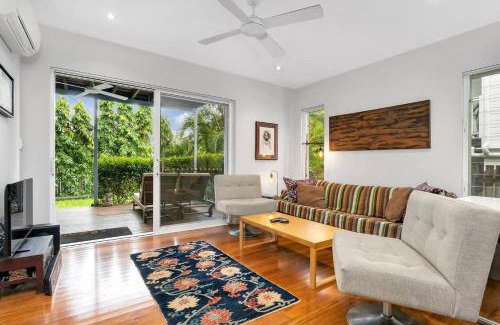 Parramatta Park Casa | Modern meets Tropical in this Free-standing Home