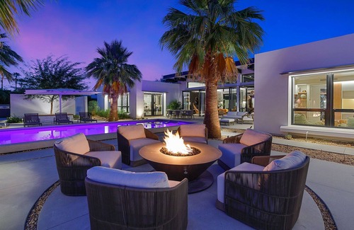 The Mesa Casa | 'Modern Mesa' Private1/2 Acre Palm Springs Estate