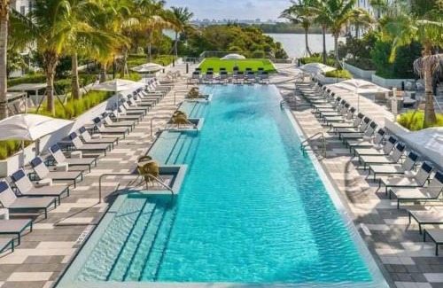 Northeast Miami Apartamento | Modern Miami Suite - Pool Access in Prime Area