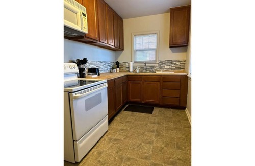 Downtown Omaha Apartamento | Modern Midtown Apartment, 3BR, Sleeps 8