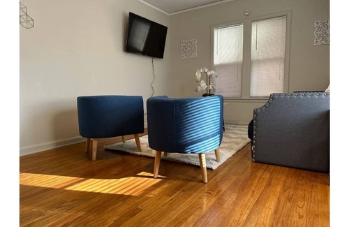 Downtown Omaha Apartamento | Modern Midtown Apartment, 3BR, Sleeps 8