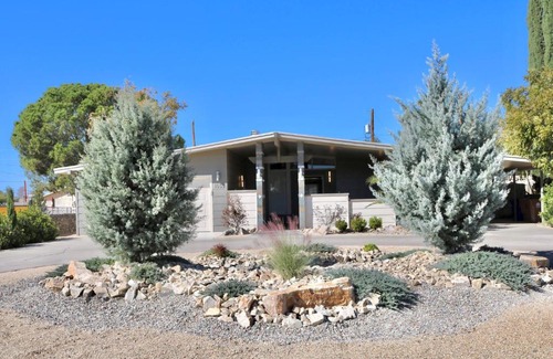 Mesilla Park Casa | Modern Mini Golf Oasis