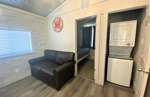 Ballard Cabina | Modern Mini-Home with Big Comfort — Perfect Base for Basin Adventures