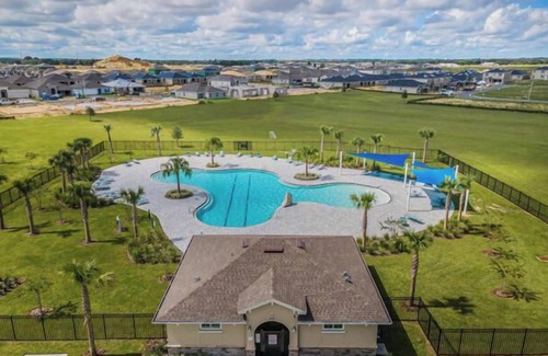 Haines City Casa | Modern Minimalist Home Near Disney– Private & Brand New, Ideal for Families