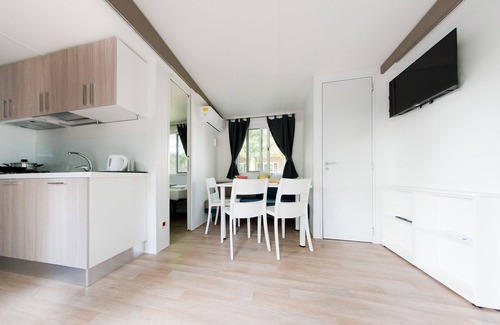 Lido Adriano Casa | Modern mobile home close to beach Marina, 2 bedrooms 1,5 bathrooms, cosy terrace