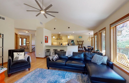 Glenwood Springs Casa | Modern Mountain Home in Glenwood Springs, CO