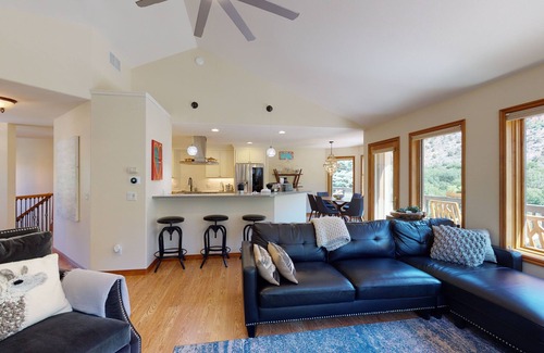 Glenwood Springs Casa | Modern Mountain Home in Glenwood Springs, CO