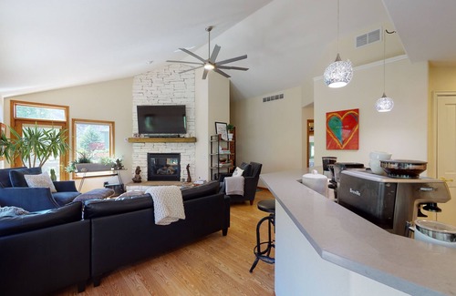 Glenwood Springs Casa | Modern Mountain Home in Glenwood Springs, CO