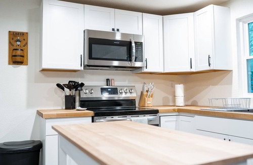 Waynesville Cabina | Modern Mountain Cabin: Spectacular Views @3100 ft.
