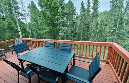 Florissant Casa | Modern Mountain Cabin, Fireplace, Deck with Deer Views, Near Wolf Center