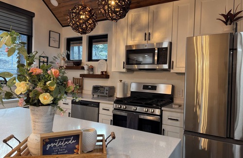 Ruidoso Cabina | Modern Mountain Cabin with AC, beautiful Views. 3 min to Midtown.