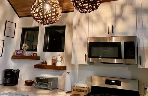 Ruidoso Cabina | Modern Mountain Cabin with AC, beautiful Views. 3 min to Midtown.