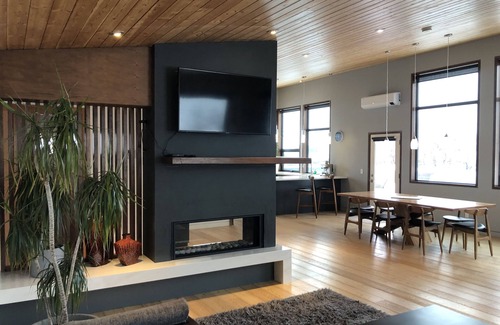 East Kootenay Casa | Casa de montaña moderna, situada en Fernies Annex