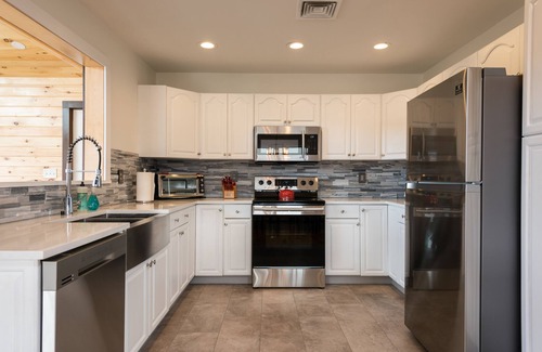 Hensonville Casa | Modern Mountain House 5Bd / 3Ba, HotTub, 4 Season Room, a 5 min de Windham Mtn