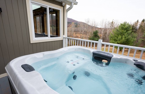 Hensonville Casa | Modern Mountain House 5Bd / 3Ba, HotTub, 4 Season Room, a 5 min de Windham Mtn
