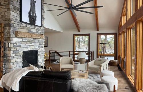 Finley Point Casa | Modern Mountain Lake House