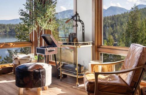 Finley Point Casa | Modern Mountain Lake House