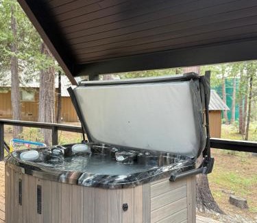 Musick Ridge Casa | Modern Mountain Luxury Soak, Stay, & Be Spoiled