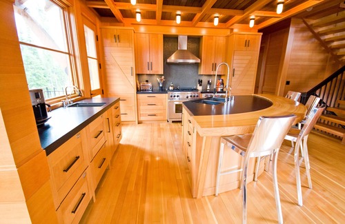 Golden Chalet De Esquí | Modern Mountain Luxury Chalet at Kicking Horse Mountain Resort