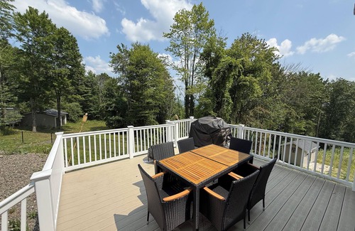 Horseheads Casa | Modern Mountain Retreat With Pool