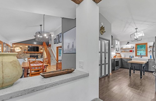 Old Timberline Casa | Modern Mountain Retreat Near Dolly Sods & Skiing 3 Bedroom Home
