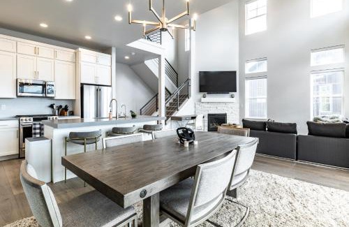 Deer Mountain Casa | Modern Mountain Retreat Sleeps 10 Park City