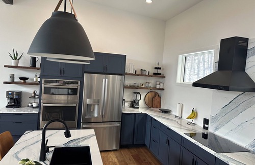 Pownal Casa | Modern Mountain Retreat with view 3 Bed 3.5 Bath sleeps 10 in peaceful Pownal VT