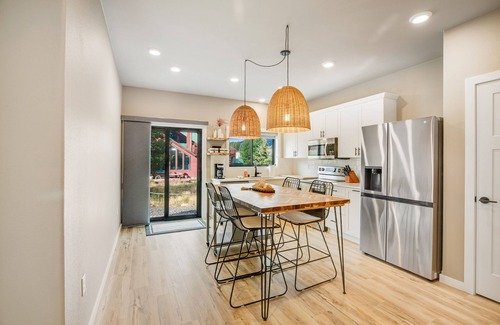 Crested Butte Casa | Modern mountain stay with a patio, beautiful interior, & well-equipped kitchen