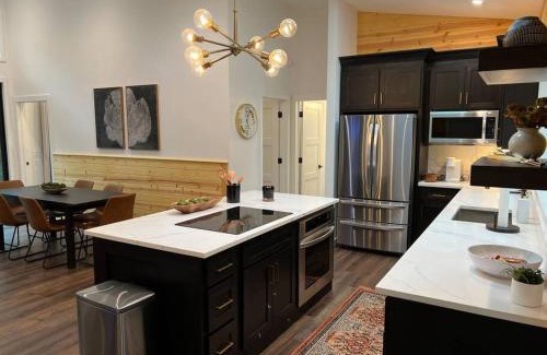 Sautee Nacoochee Chalet De Esquí | Modern Mountain Getaway with Hot Tub, Fire Pit