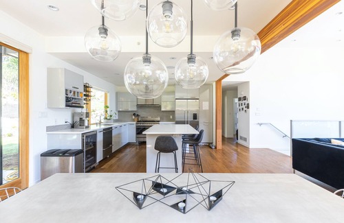 Squamish Casa | Modern Mountain Views Forest Home