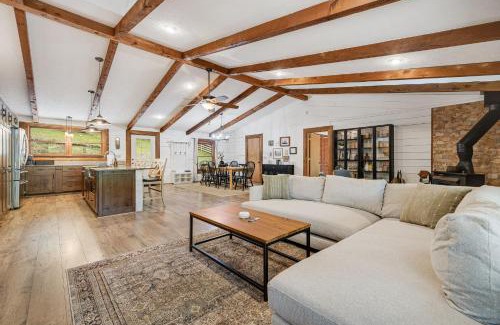 Candler Casa | Modern Mountainside Cabin by Carolina Mornings