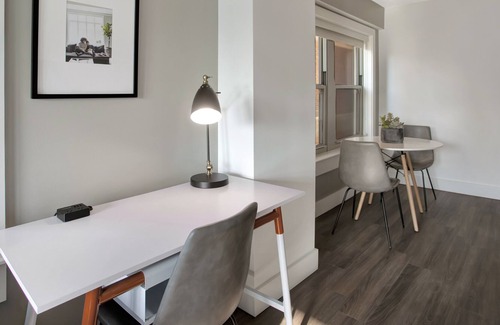 Hanover Place Apartamento | Modern MW Studio with Gym by Zencity