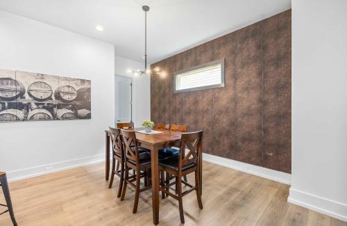 Sugar Creek Casa | Modern new 4BR Home near NoDa & Downtown
