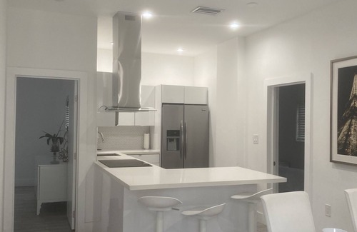 Westchester Casa | Modern & New, Excellent Location Miami 2/1