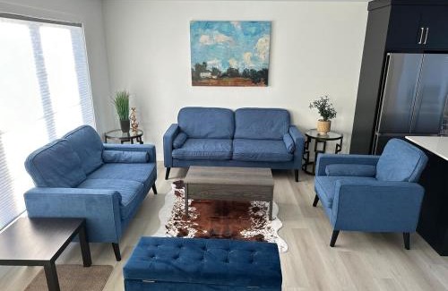Red Deer Apartamento | Modern new townhouse