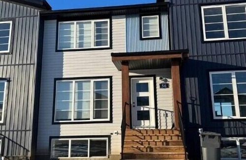 Red Deer Casa | Modern new townhouse