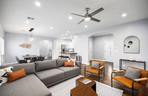 Cottonwood-Verde Village Casa | Modern Newly Built Cottonwood Home with Hot Tub & Firepit