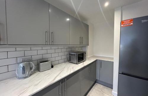 Selhurst Casa | Modern newly refurbished 2 bedroom house in Croydon