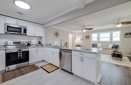 Port Wentworth Casa | Modern newly renovated home close to Savannah/Hilton Head
