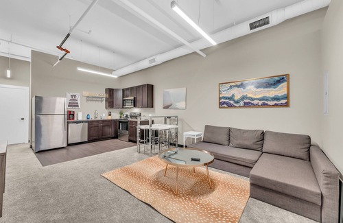 Waldron Apartamento | Modern & Nice Place in Kansas Free Parking & WiFi Clean Comfortable and Quite