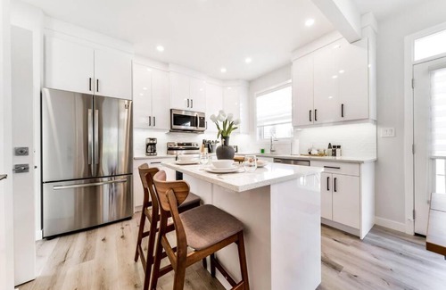 Jasper Place Casa | Modern Nordic Escape, 3BR Near WEM & DT, AirCon & Fireplace, Wifi, Sleeps 6!
